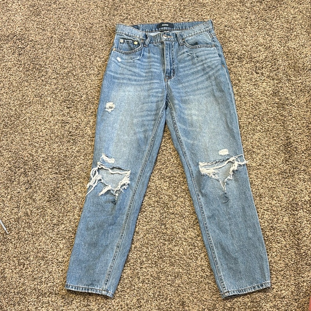 Aeropostale size 6 ripped mom jeans